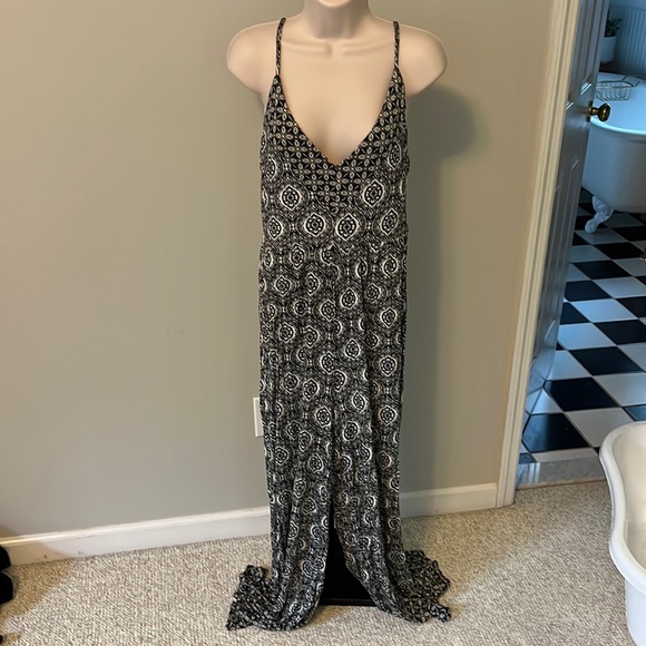 Romper/Jumpsuit - Picture 1 of 6